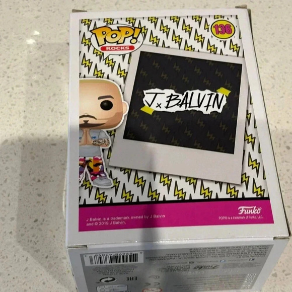 J. Balvin Kids Signed No.136 Funko Pop Vinyl Figure Light Brown Sz 6"x5" - Picture 5 of 8
